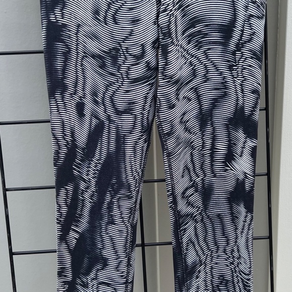 Women's Nike Dry-Fit Leggings- XS - Picture 3 of 13
